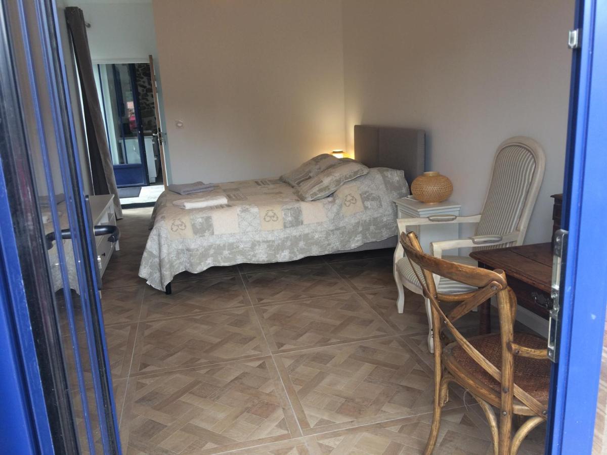 Les 3 Pigeons Otel Bressuire Dış mekan fotoğraf