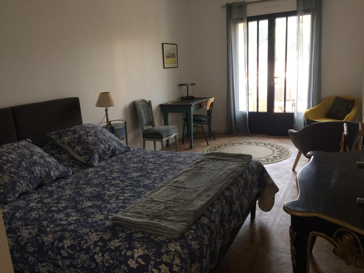 Les 3 Pigeons Otel Bressuire Dış mekan fotoğraf